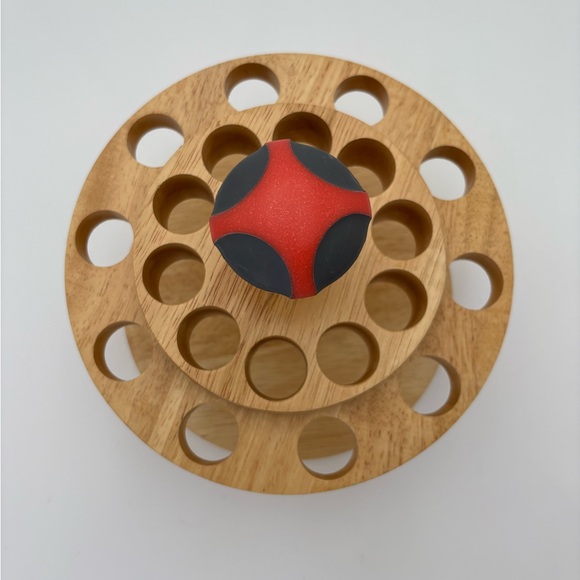 Kraft Edgers Rotating Wooden Scissor Holder/Rack - Picture 3 of 7